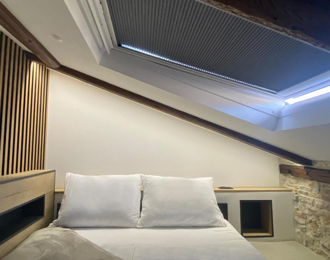 Castropola Views With Private Parking Apartment Exterior foto